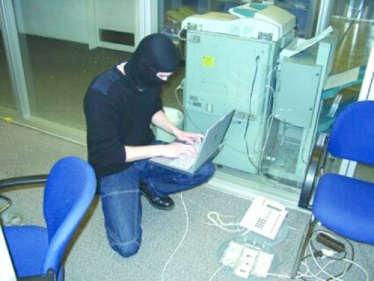 Jandarmul-hacker constănţean, ccercetat în libertate